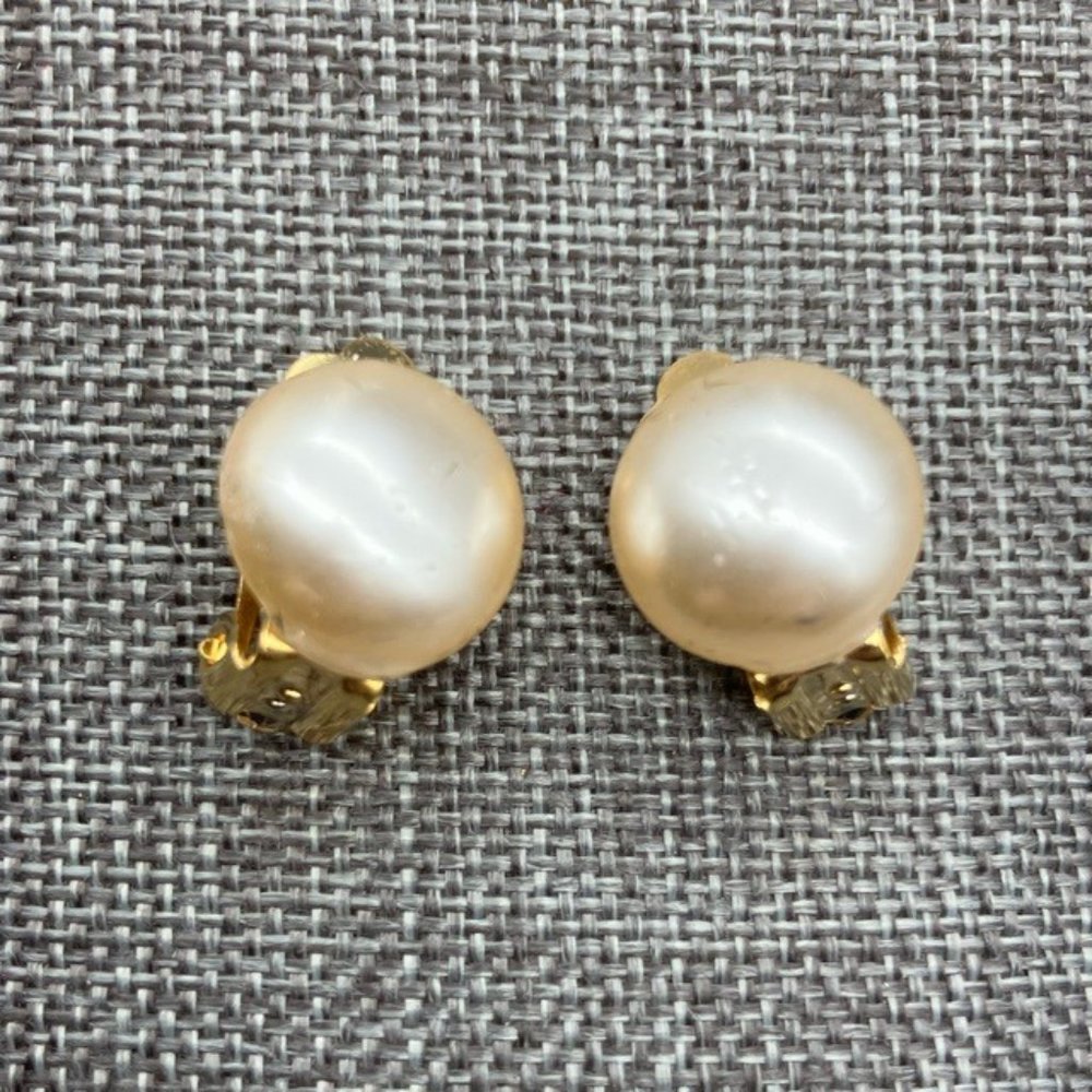 Regalia Clip On Earrings As Is Pearl Gold Domed Classic Retro Vintage Soft Girl